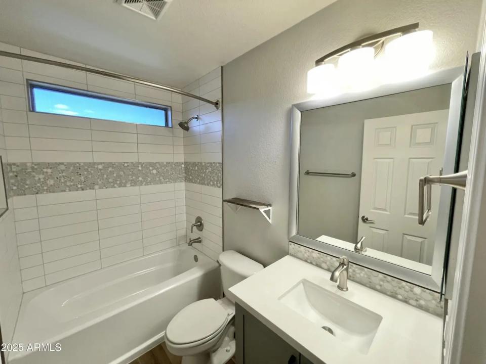 Real Estate Picture 21