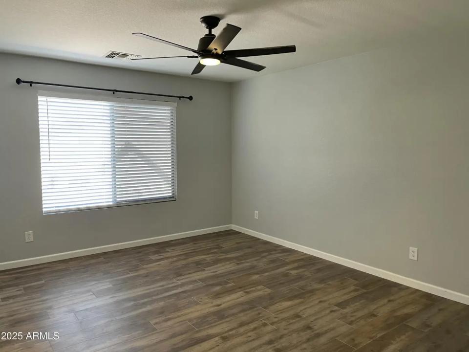 Real Estate Picture 25