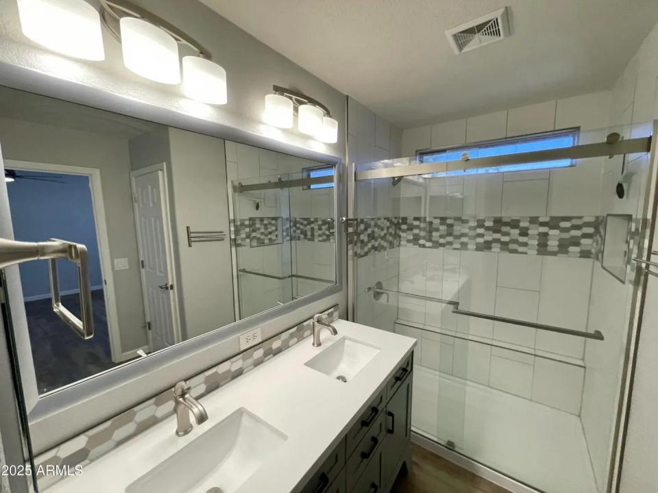 Real Estate Picture 28