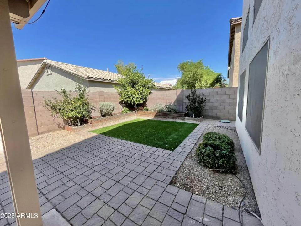 Real Estate Picture 34