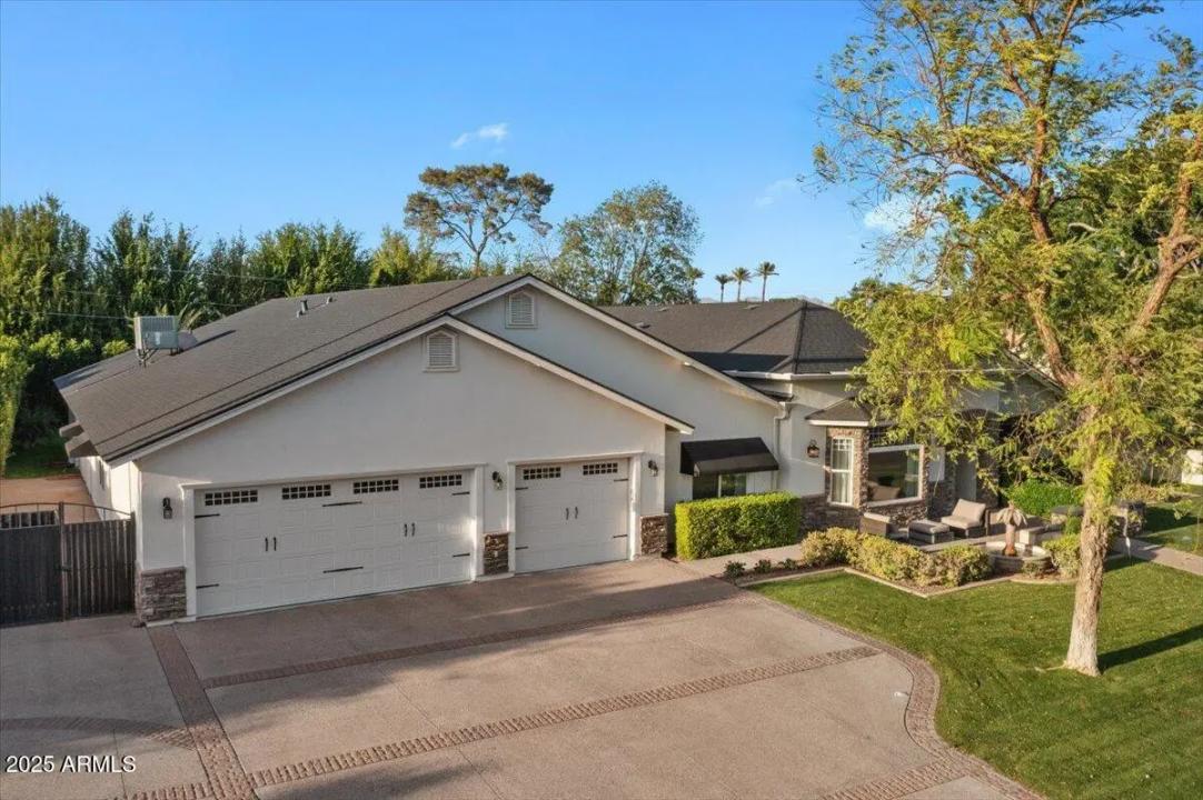 Real Estate Picture 7