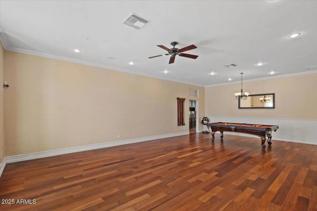 Real Estate Picture 15