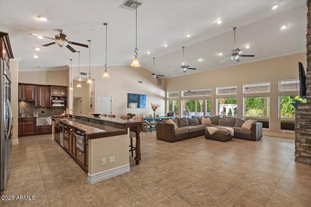 Real Estate Picture 16
