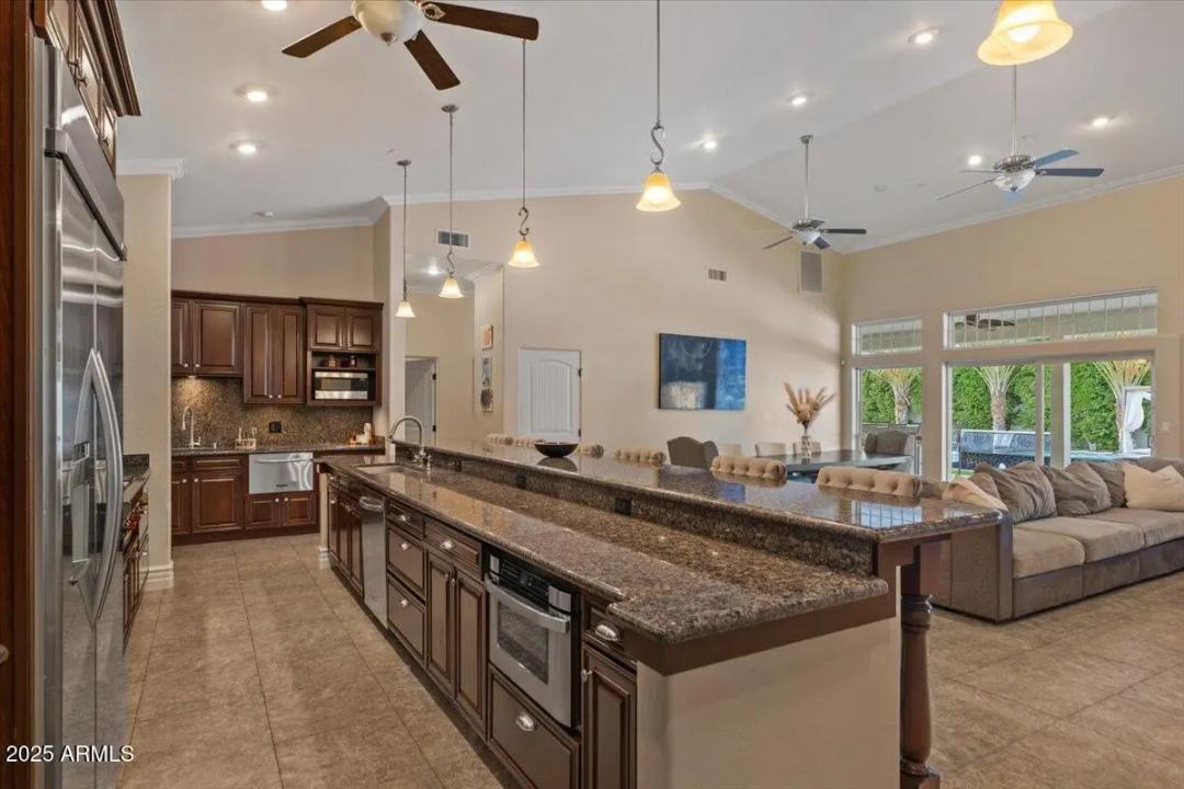 Real Estate Picture 17