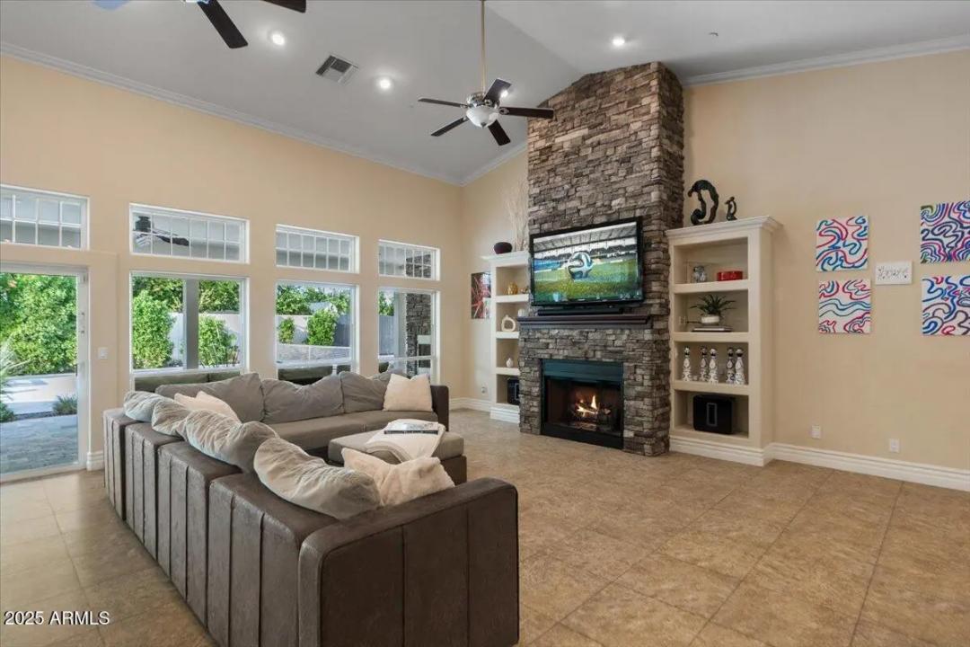 Real Estate Picture 25