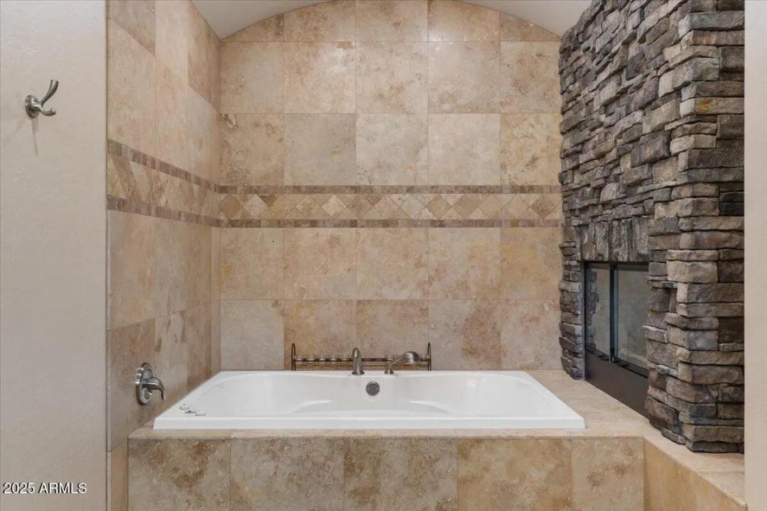 Real Estate Picture 32