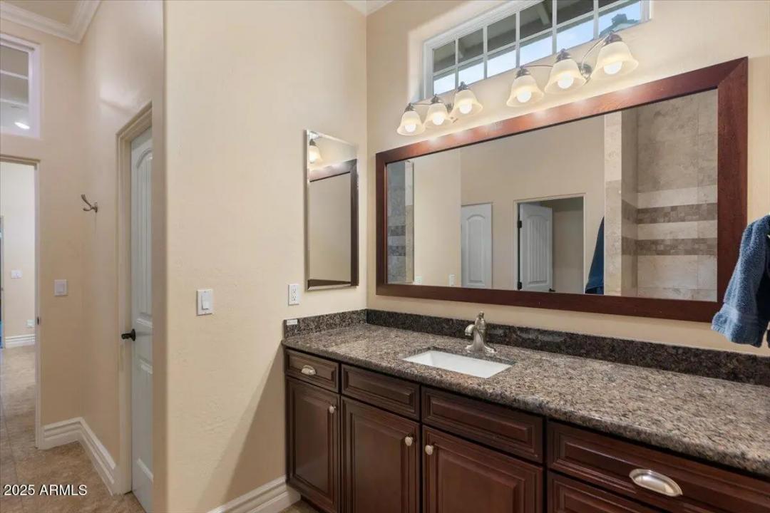 Real Estate Picture 33