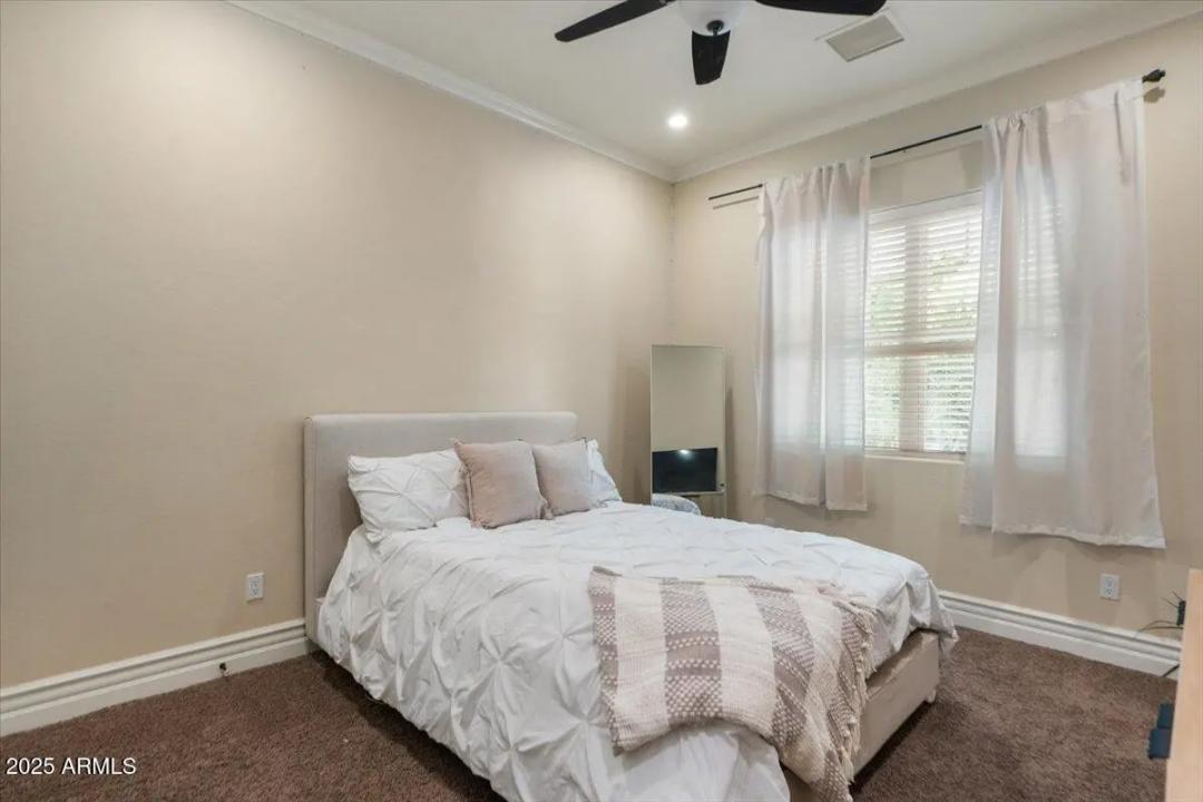 Real Estate Picture 50