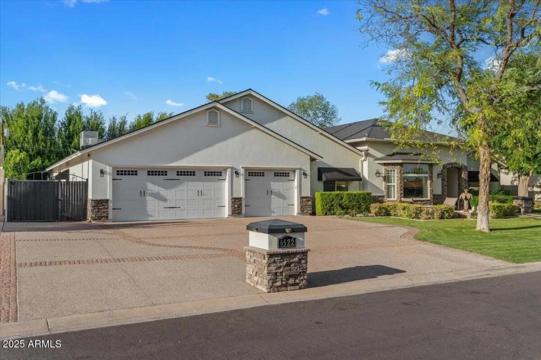 Real Estate Picture 8