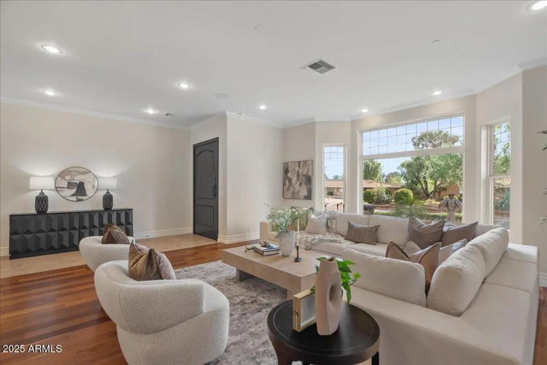 Real Estate Picture 13