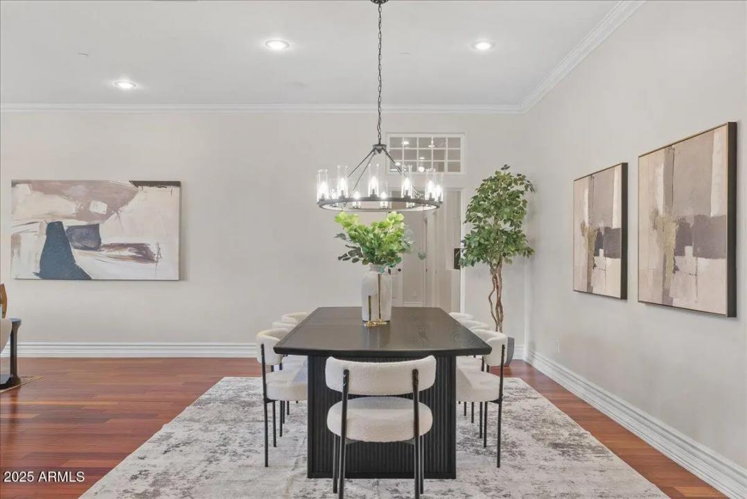 Real Estate Picture 14