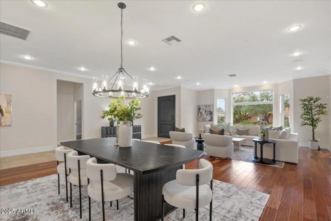 Real Estate Picture 16