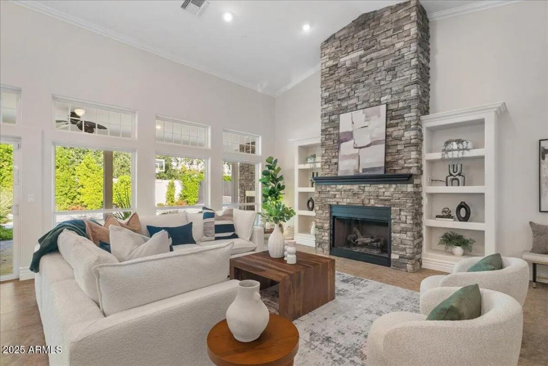 Real Estate Picture 18