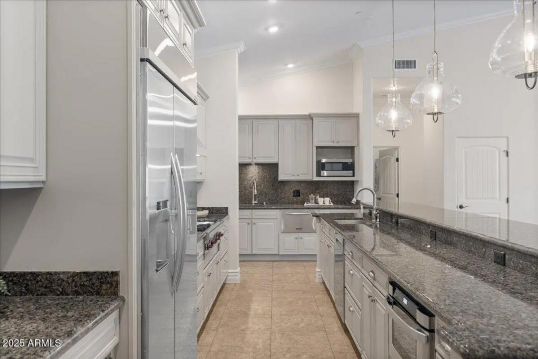 Real Estate Picture 27