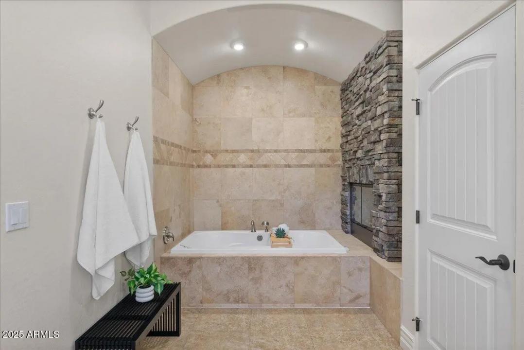 Real Estate Picture 36