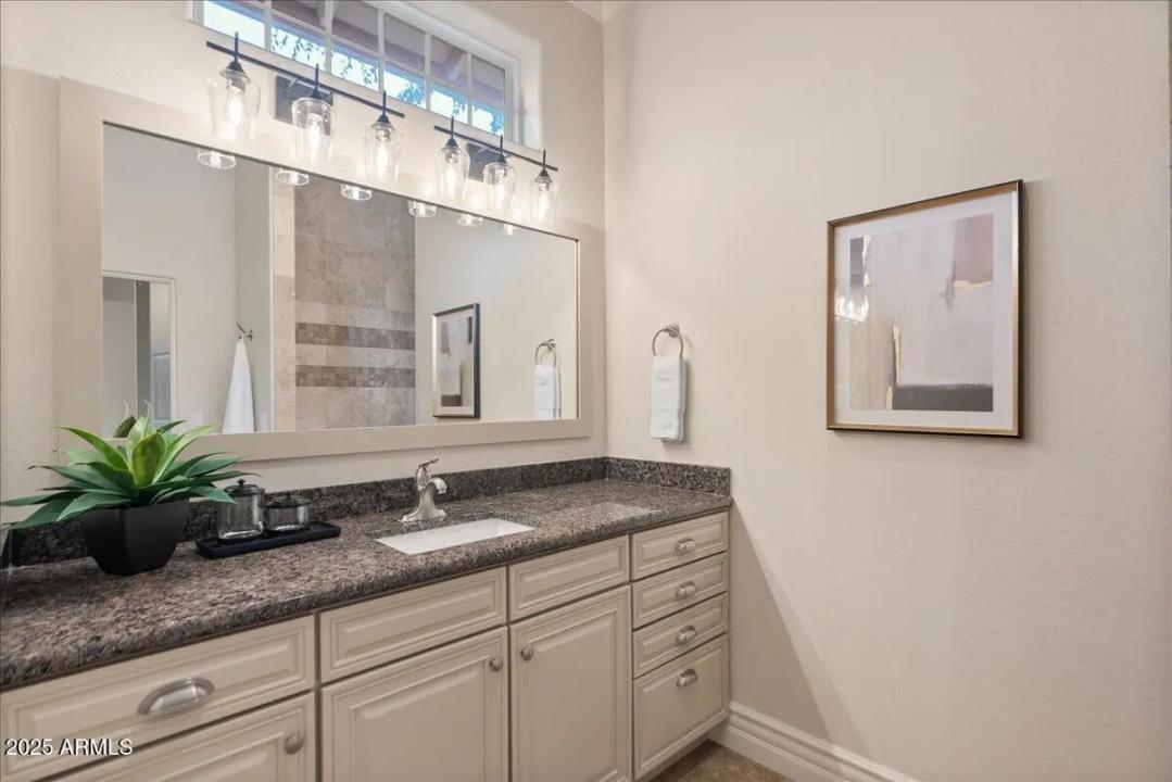 Real Estate Picture 37