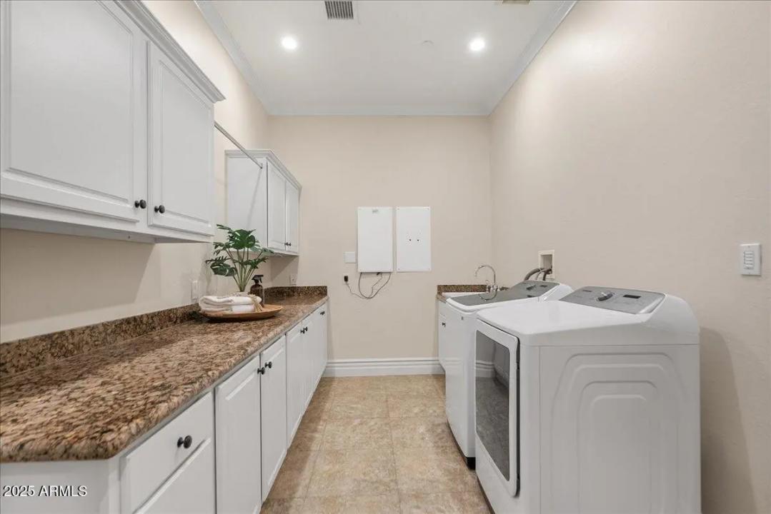 Real Estate Picture 50