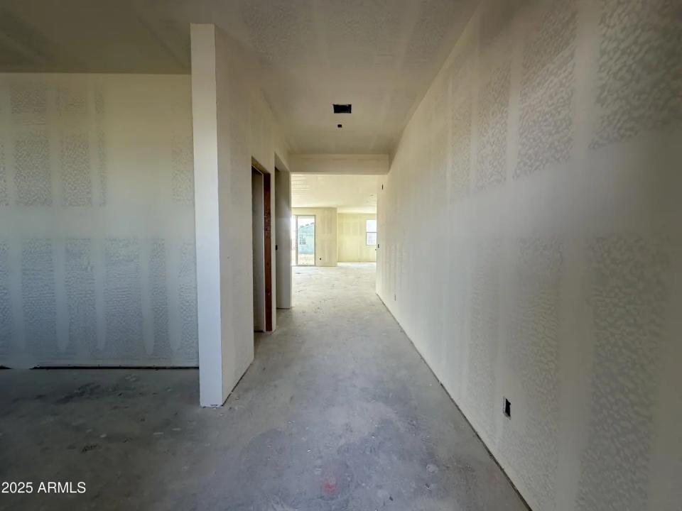 Real Estate Picture 3