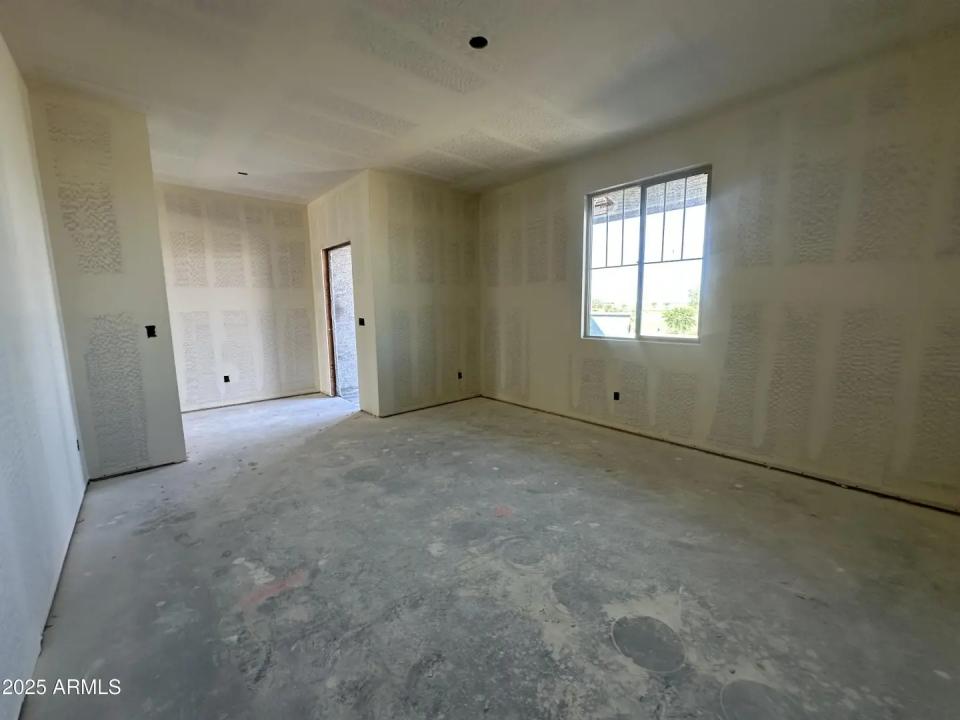 Real Estate Picture 5