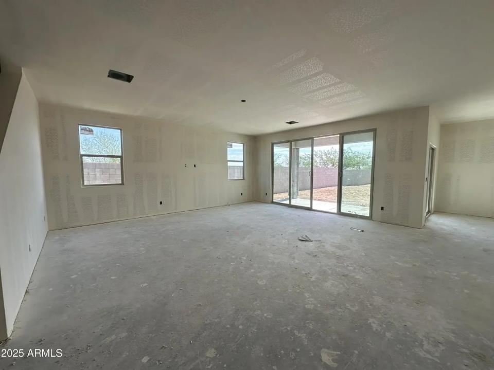 Real Estate Picture 6