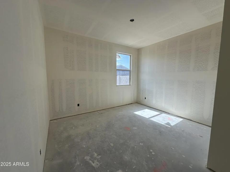 Real Estate Picture 8