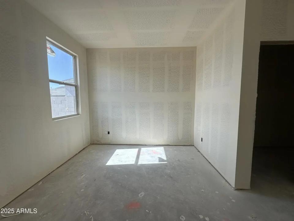 Real Estate Picture 10