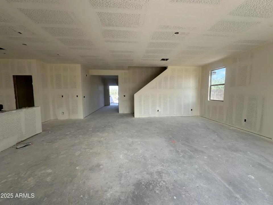 Real Estate Picture 11