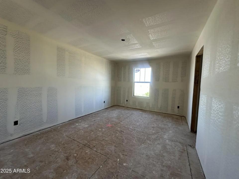 Real Estate Picture 13
