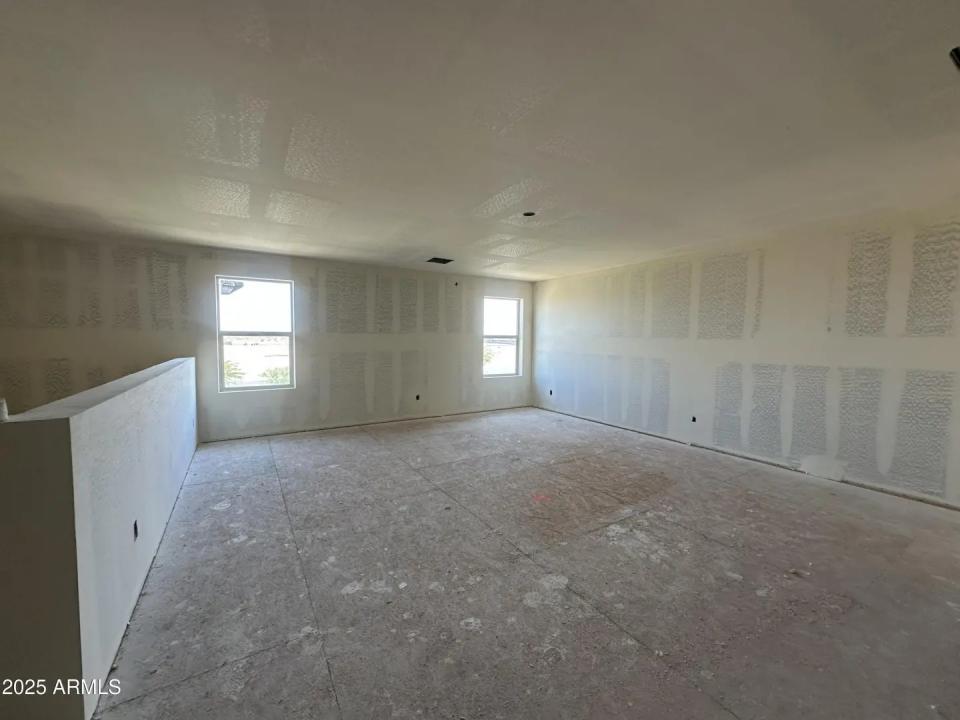 Real Estate Picture 18