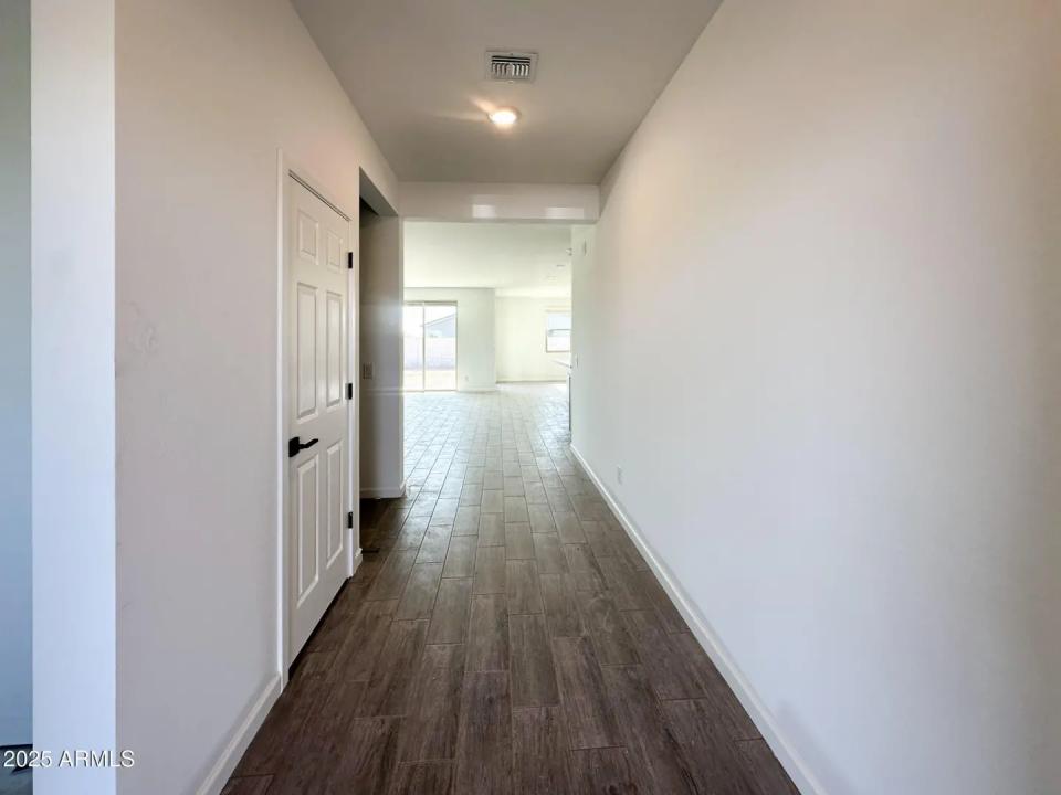 Real Estate Picture 3