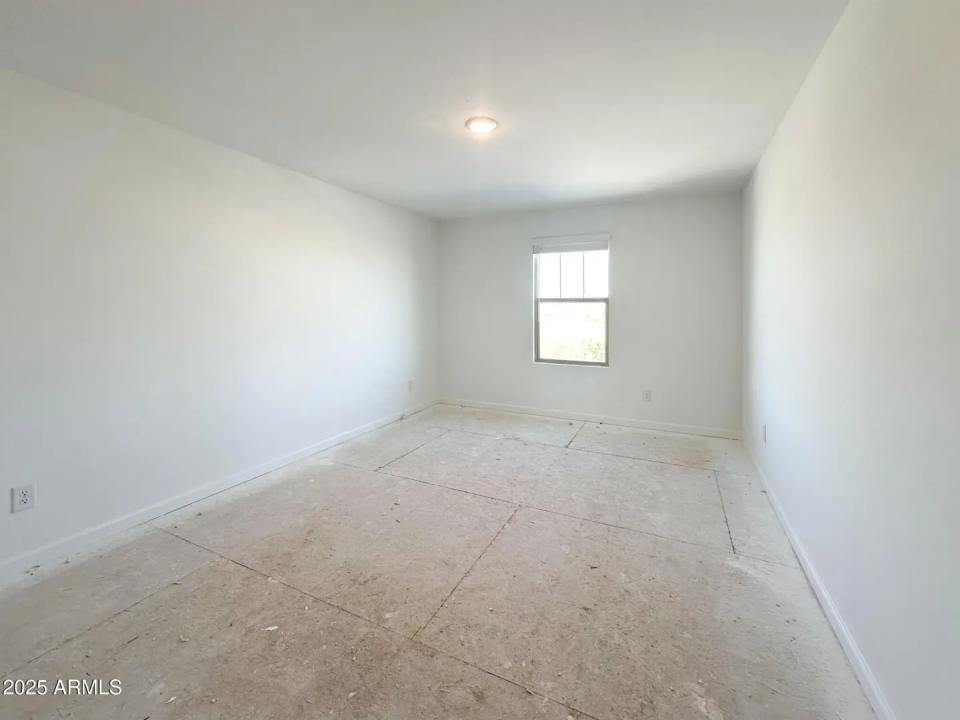 Real Estate Picture 25