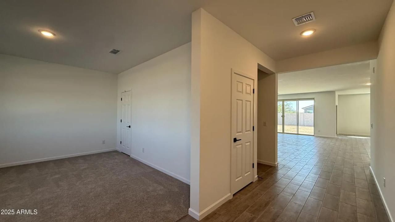 Real Estate Picture 5