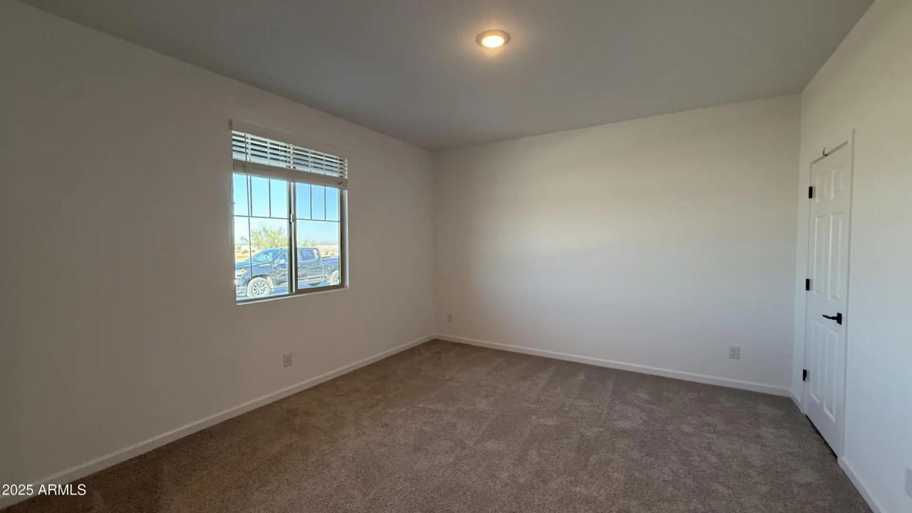 Real Estate Picture 6