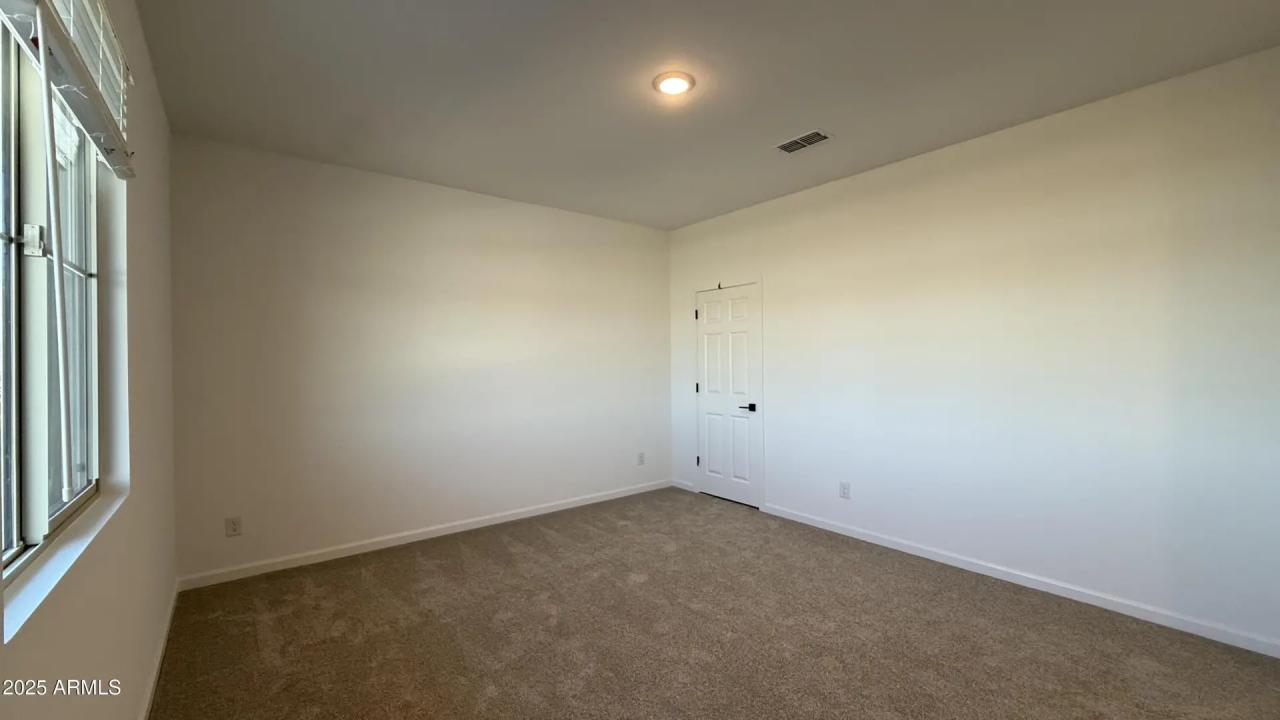 Real Estate Picture 7