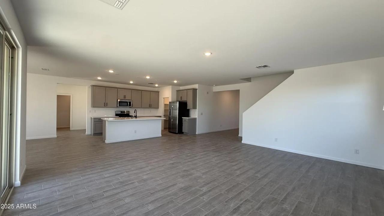 Real Estate Picture 9