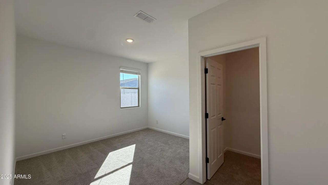 Real Estate Picture 12