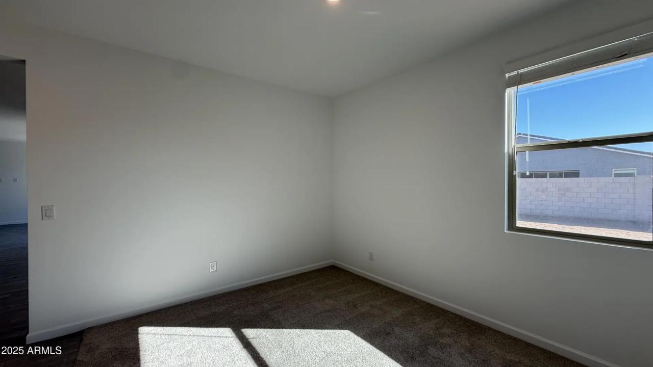 Real Estate Picture 14