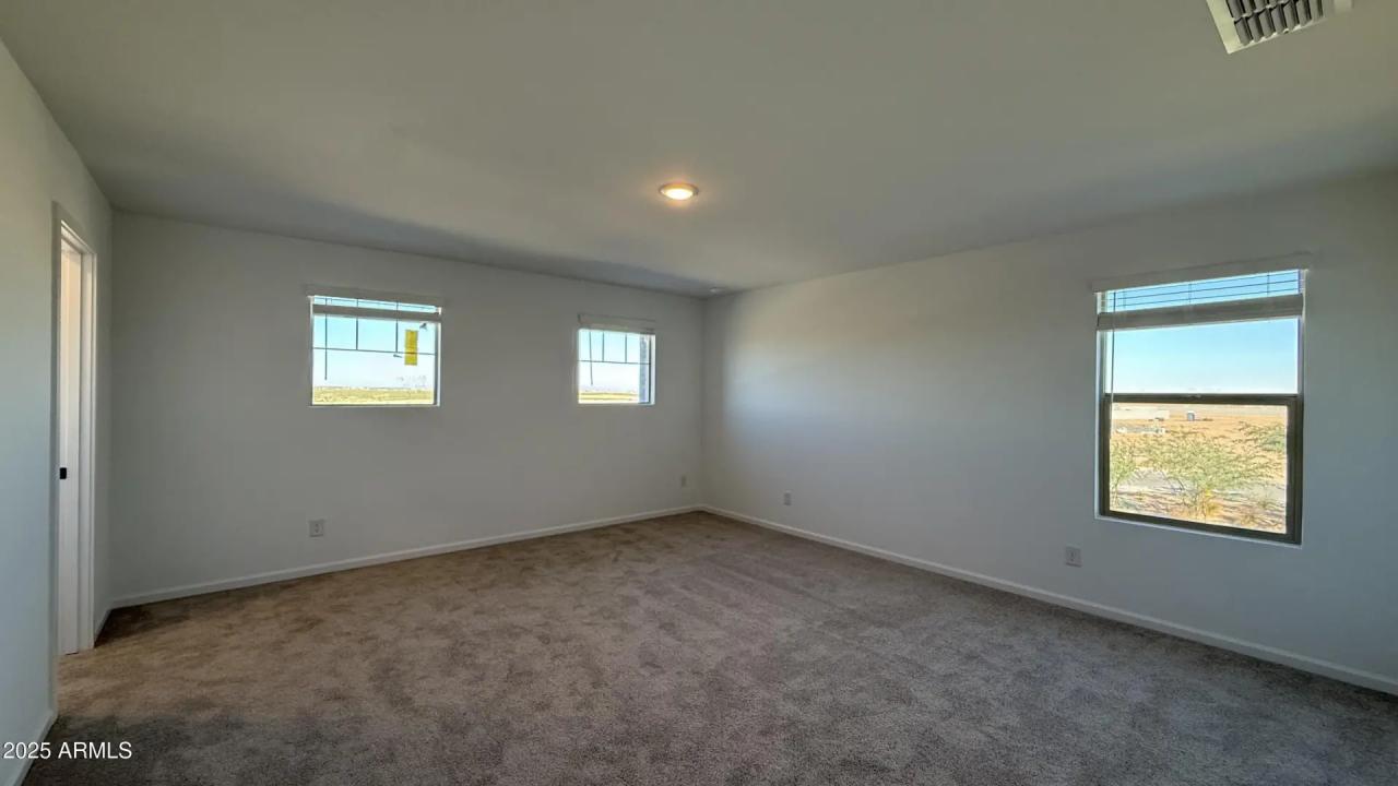 Real Estate Picture 16