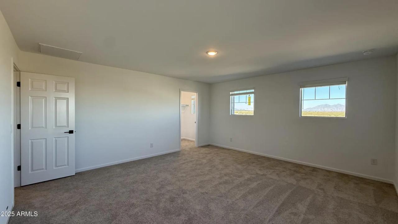 Real Estate Picture 17