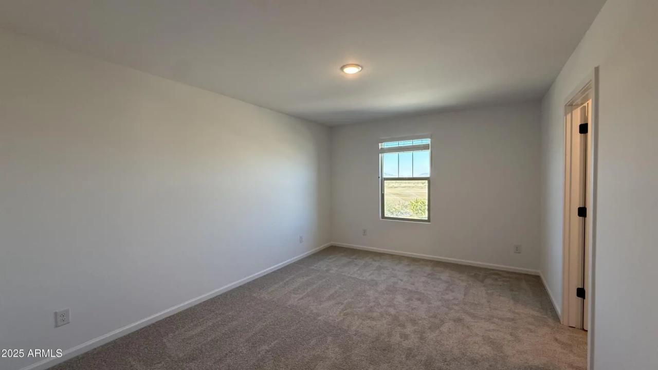 Real Estate Picture 18