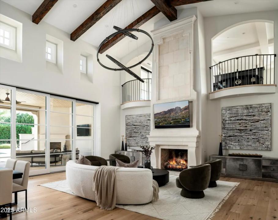 Real Estate Picture 12