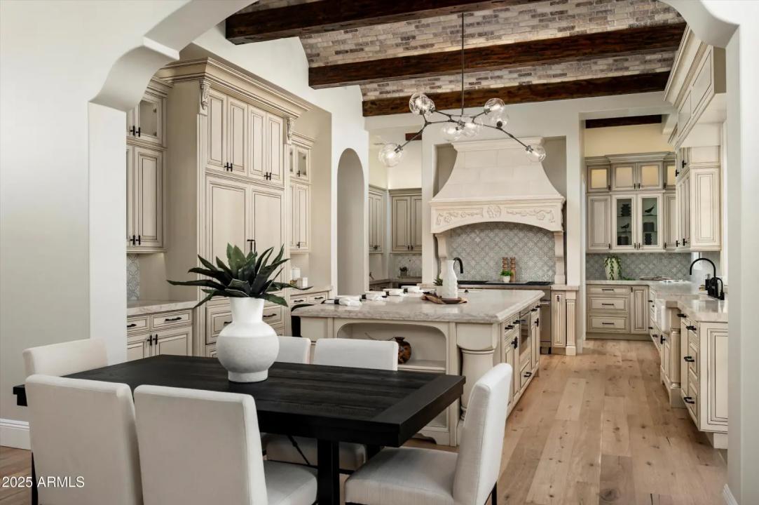 Real Estate Picture 17