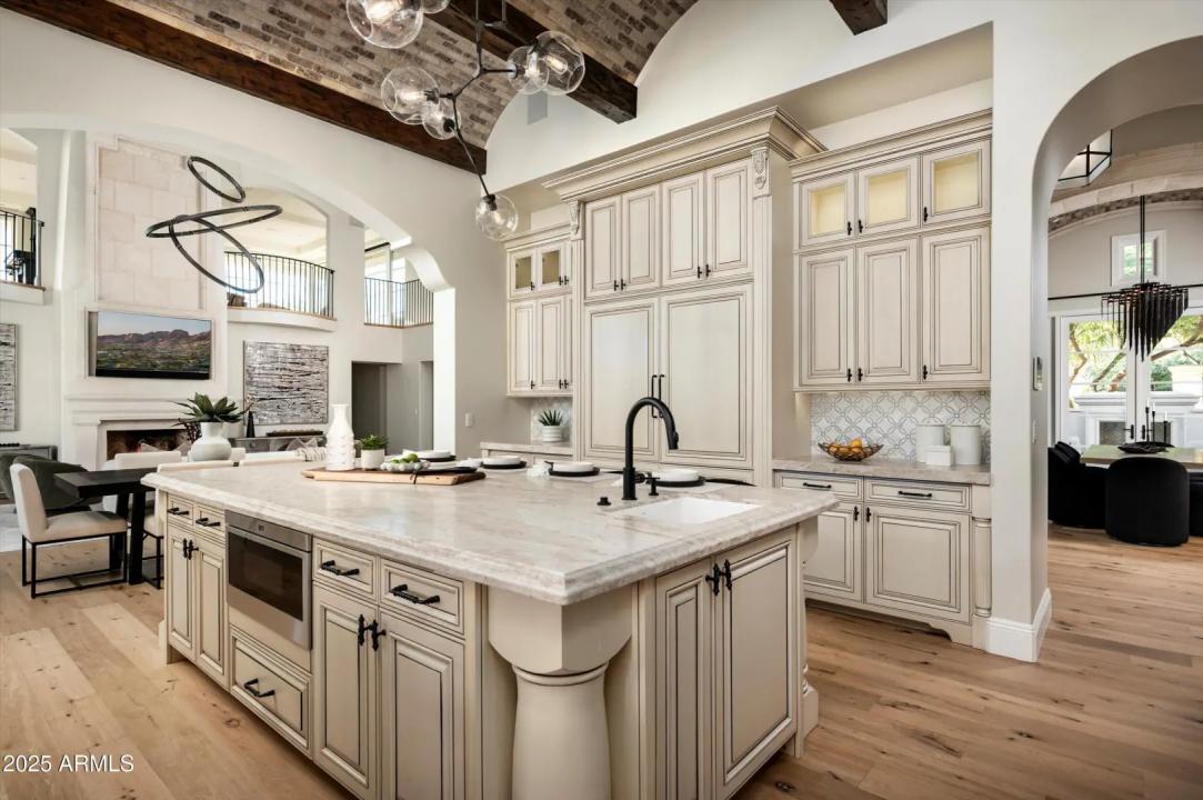 Real Estate Picture 19