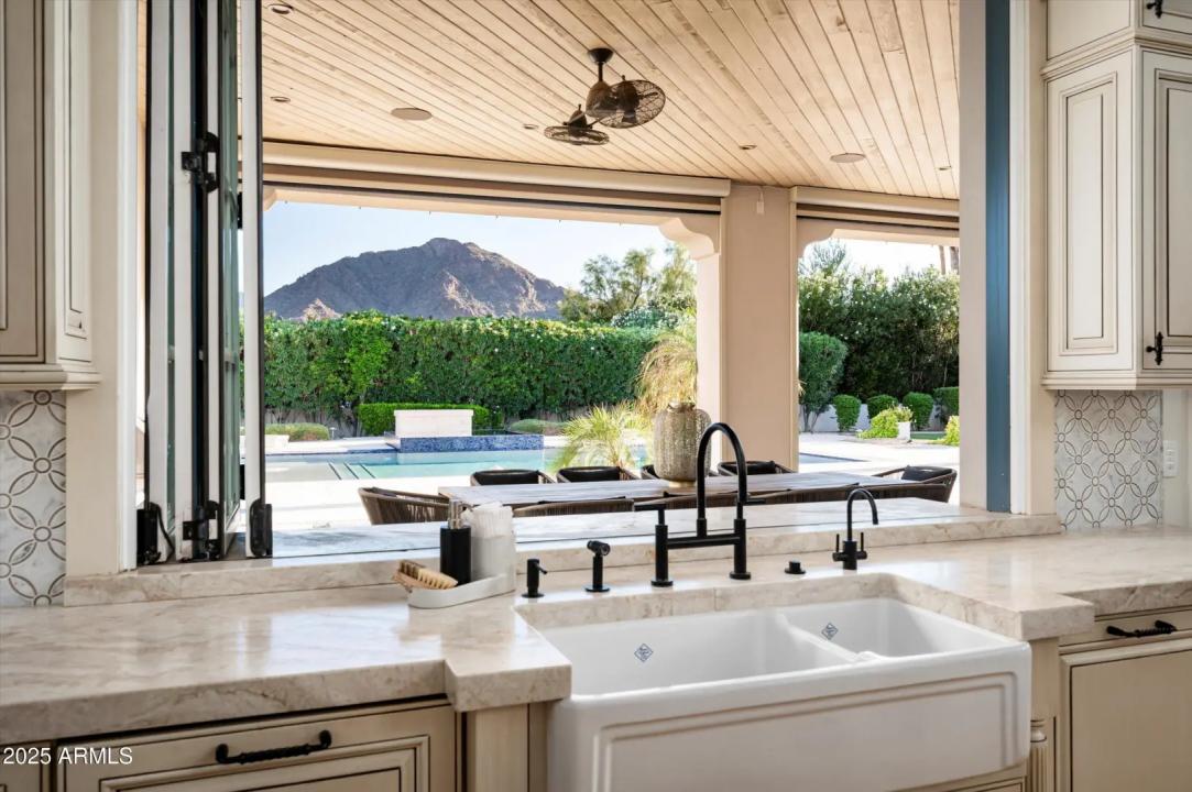 Real Estate Picture 16