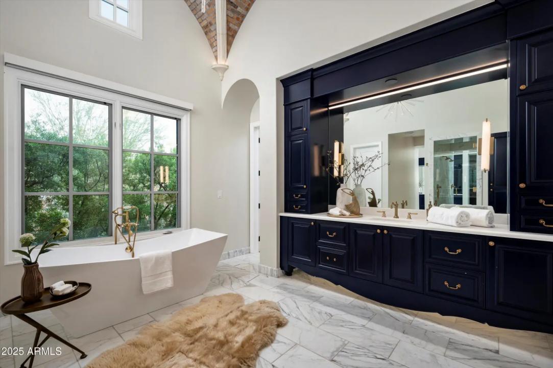 Real Estate Picture 38