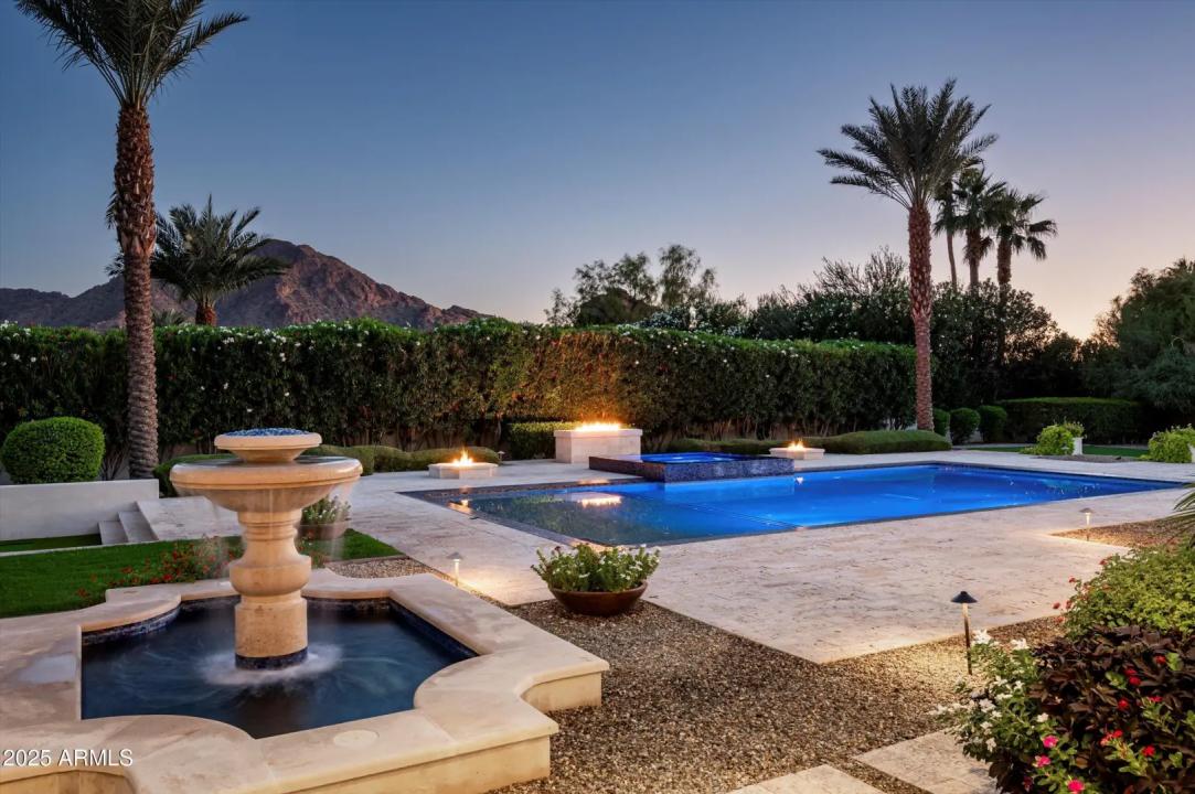 Real Estate Picture 8