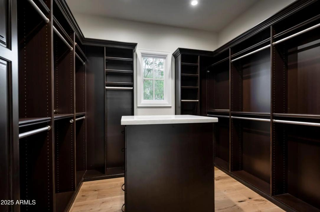Real Estate Picture 43