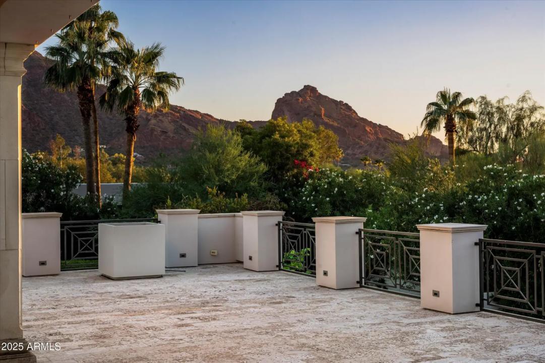 Real Estate Picture 10