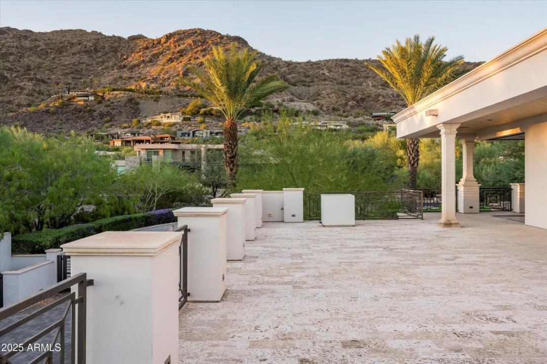 Real Estate Picture 11