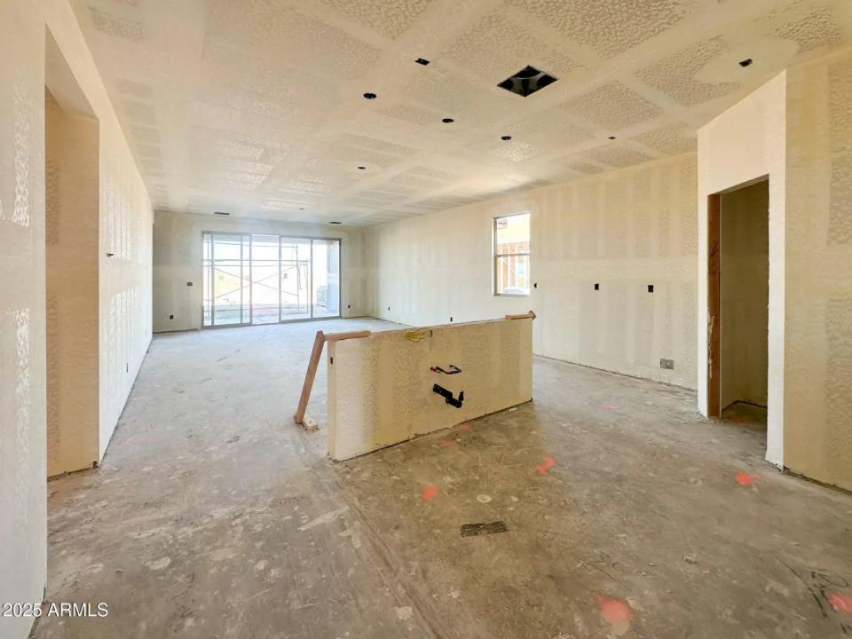 Real Estate Picture 3